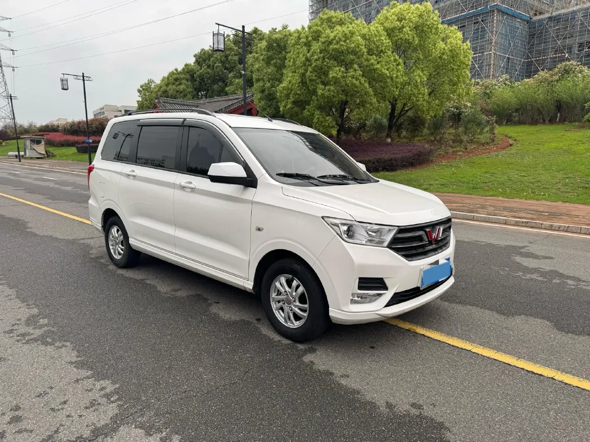 2019 WuLing HongGuang 1.5L 99HP L4 6MT,autocango,china used car exporter,china ev exporter,chinese used car exporter,chinese used ev exporter