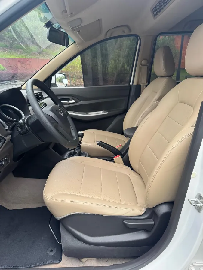 2019 WuLing HongGuang 1.5L 99HP L4 6MT,autocango,china used car exporter,china ev exporter,chinese used car exporter,chinese used ev exporter