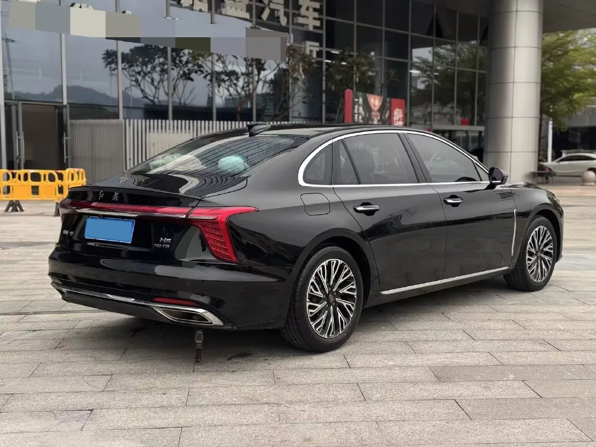 2025 HongQi H5 1.5T 169HP L4 1DHT Hybrid,autocango,china used car exporter,china ev exporter,chinese used car exporter,chinese used ev exporter