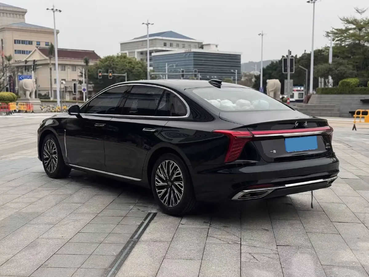 2025 HongQi H5 1.5T 169HP L4 1DHT Hybrid,autocango,china used car exporter,china ev exporter,chinese used car exporter,chinese used ev exporter