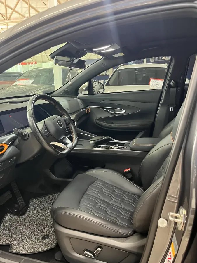 2020 ChangAn UNI-T 1.5T 180HP L4 7DCT,autocango,china used car exporter,china ev exporter,chinese used car exporter,chinese used ev exporter