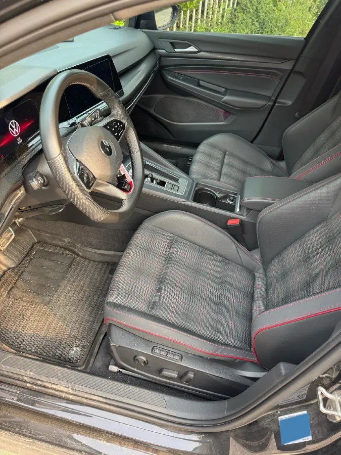 2023 Volkswagen GolfGTI 2.0T 220HP L4 7DCT,autocango,china used car exporter,china ev exporter,chinese used car exporter,chinese used ev exporter