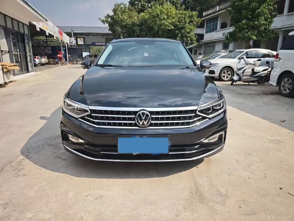 2023 Volkswagen Magotan 1.4T 150HP L4 7DCT,autocango,china used car exporter,china ev exporter,chinese used car exporter,chinese used ev exporter