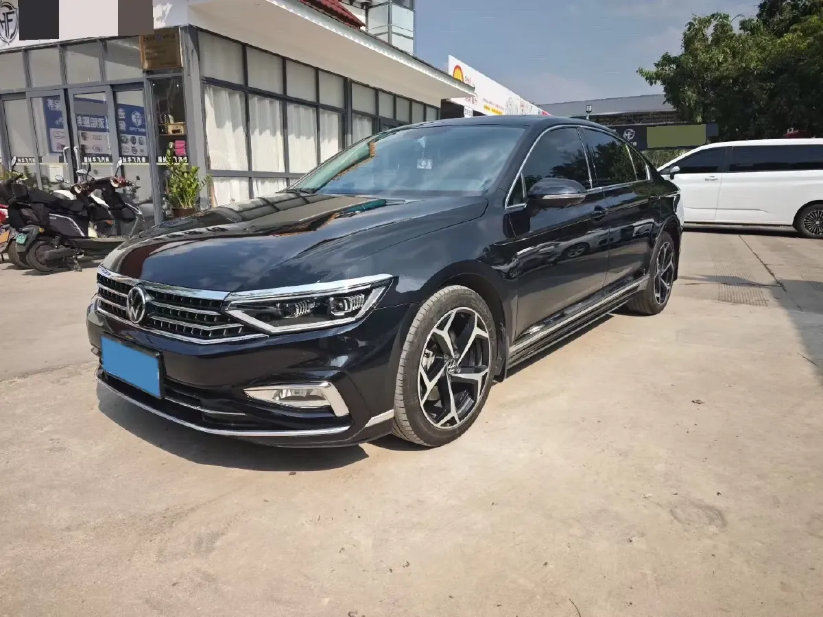 2023 Volkswagen Magotan 1.4T 150HP L4 7DCT,autocango,china used car exporter,china ev exporter,chinese used car exporter,chinese used ev exporter