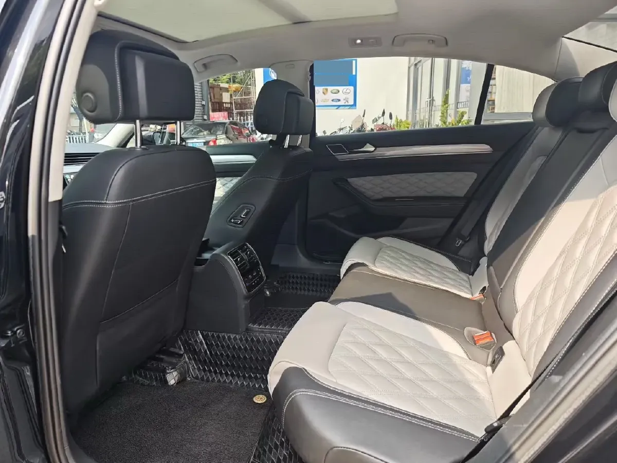 2023 Volkswagen Magotan 1.4T 150HP L4 7DCT,autocango,china used car exporter,china ev exporter,chinese used car exporter,chinese used ev exporter