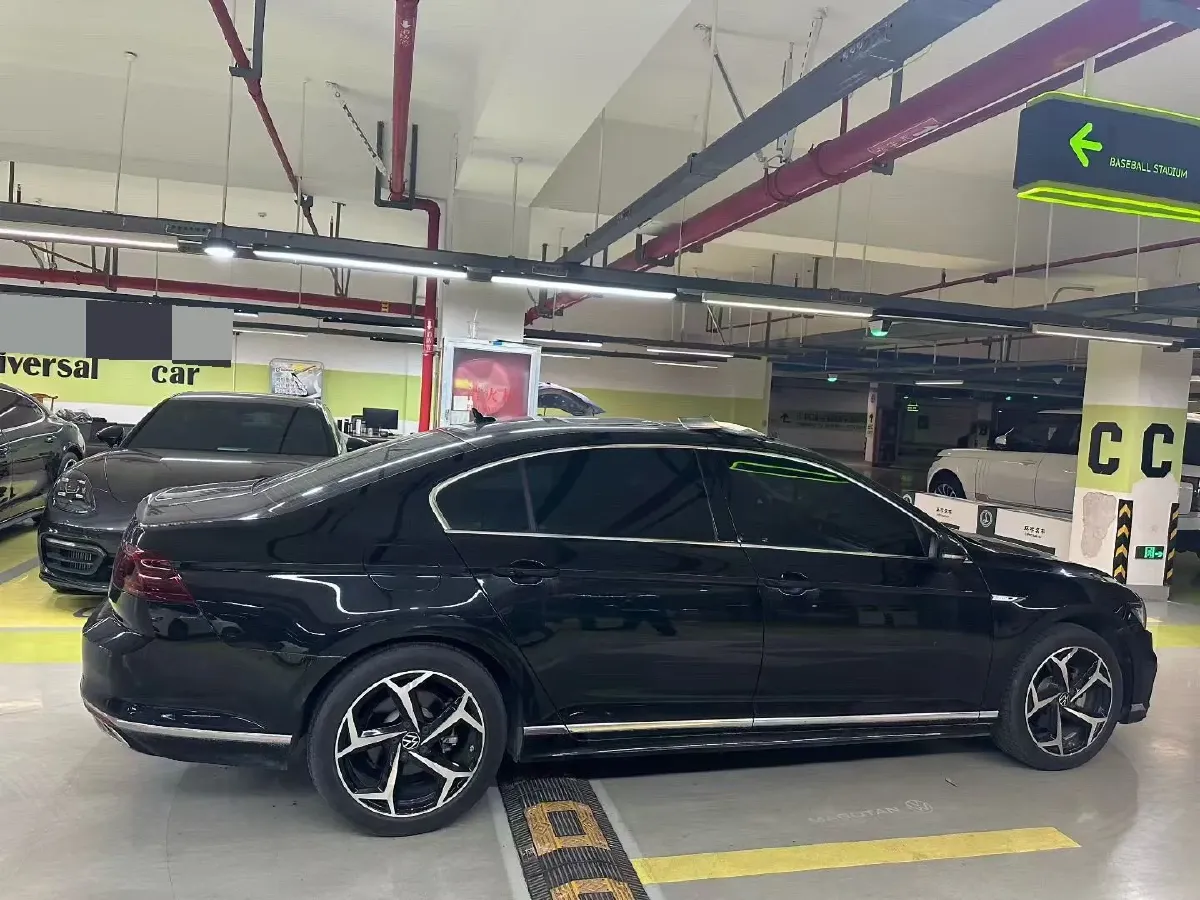 2023 Volkswagen Magotan 2.0T 186HP L4 7DCT,autocango,china used car exporter,china ev exporter,chinese used car exporter,chinese used ev exporter