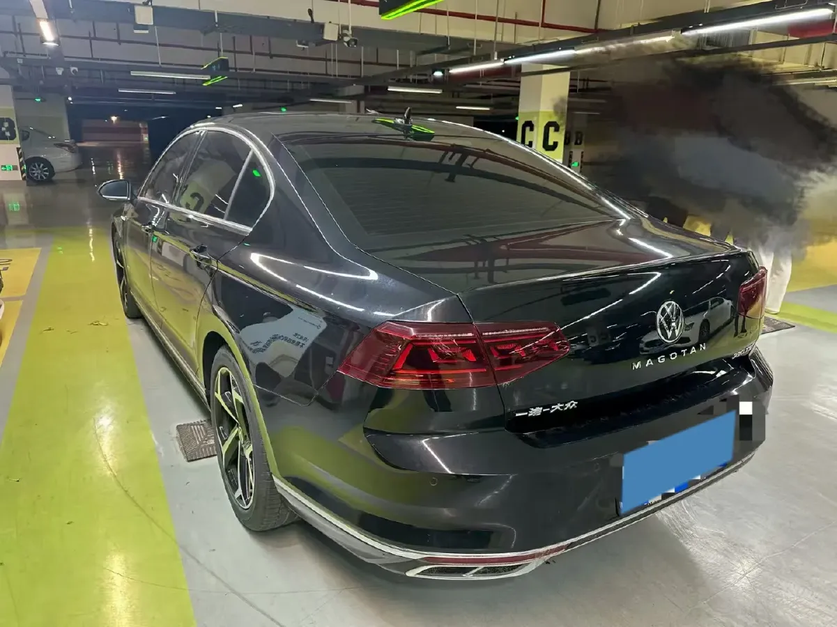 2023 Volkswagen Magotan 2.0T 186HP L4 7DCT,autocango,china used car exporter,china ev exporter,chinese used car exporter,chinese used ev exporter