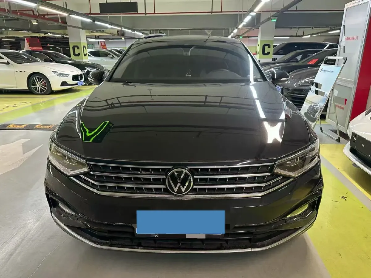 2023 Volkswagen Magotan 2.0T 186HP L4 7DCT,autocango,china used car exporter,china ev exporter,chinese used car exporter,chinese used ev exporter