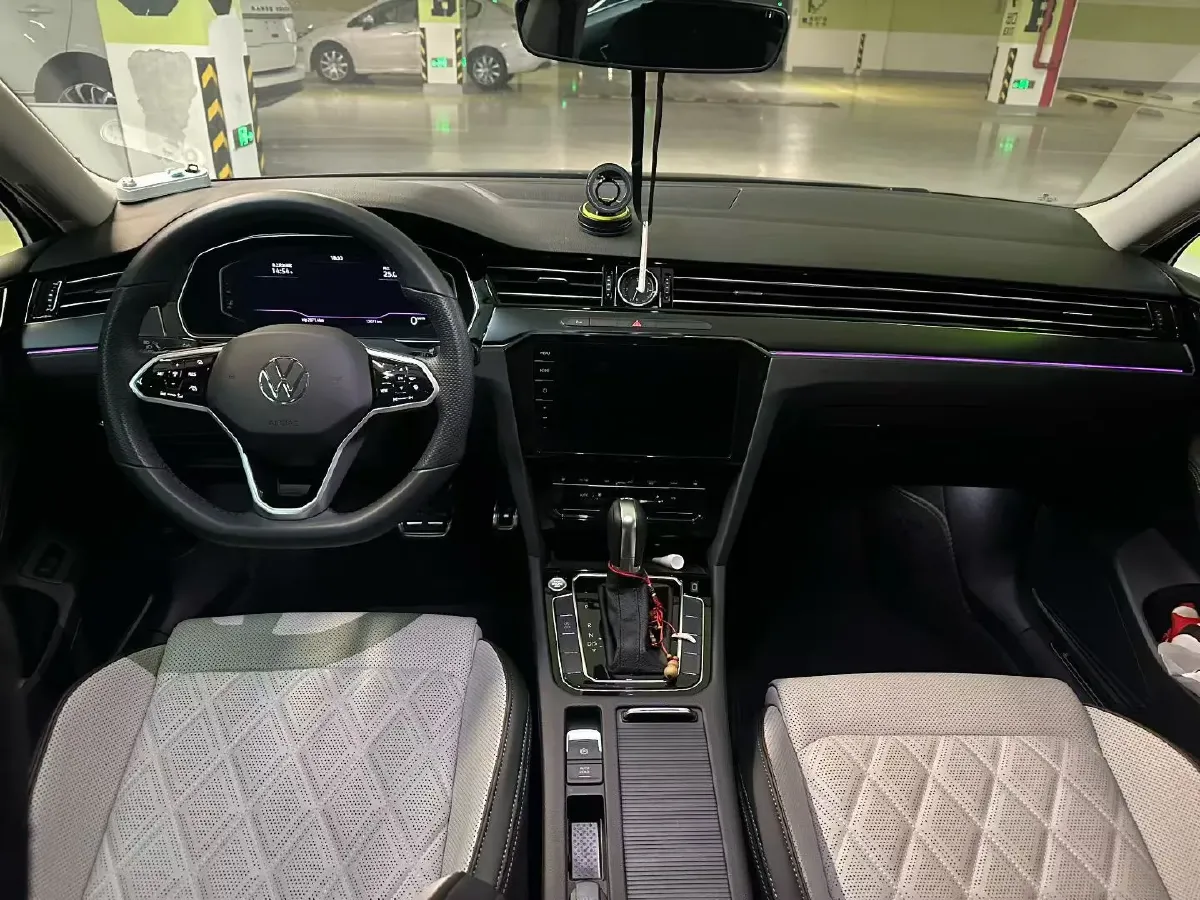 2023 Volkswagen Magotan 2.0T 186HP L4 7DCT,autocango,china used car exporter,china ev exporter,chinese used car exporter,chinese used ev exporter