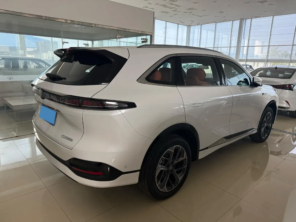 2025 ChangAn CS75 Plus 1.5T 192HP L4 8AT,autocango,china used car exporter,china ev exporter,chinese used car exporter,chinese used ev exporter