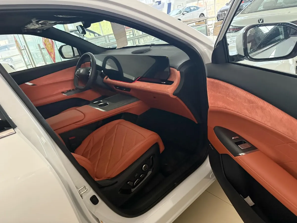 2025 ChangAn CS75 Plus 1.5T 192HP L4 8AT,autocango,china used car exporter,china ev exporter,chinese used car exporter,chinese used ev exporter