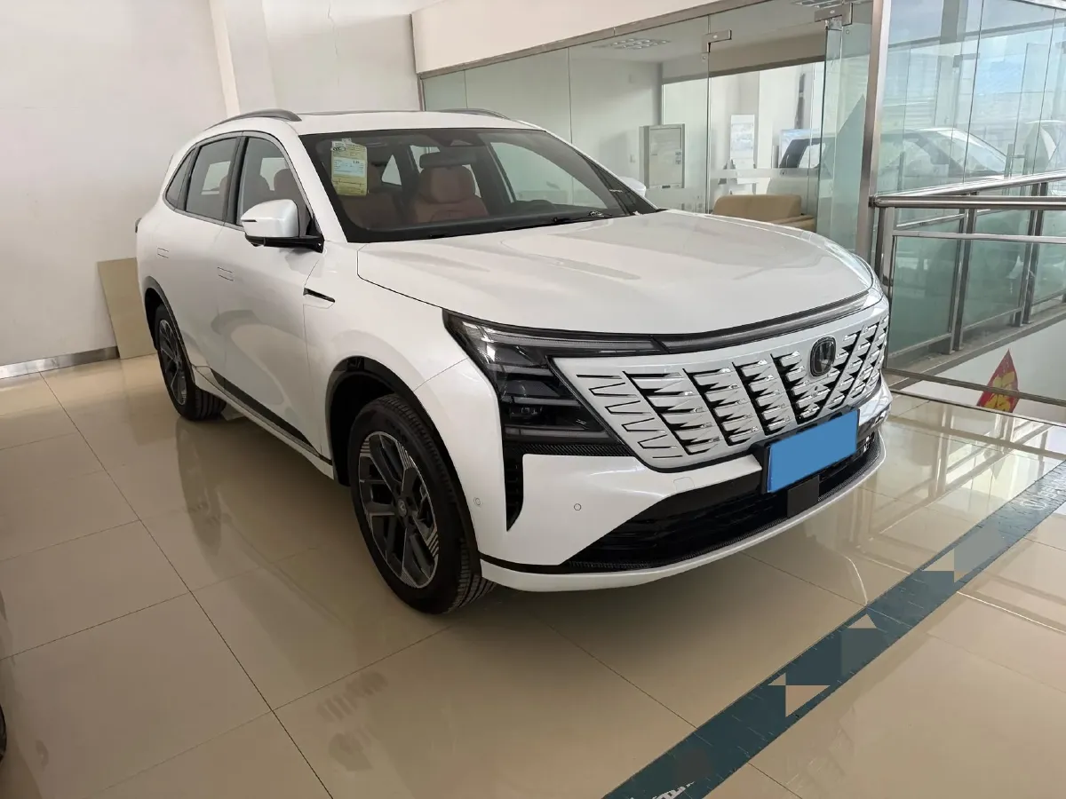 2025 ChangAn CS75 Plus 1.5T 192HP L4 8AT,autocango,china used car exporter,china ev exporter,chinese used car exporter,chinese used ev exporter