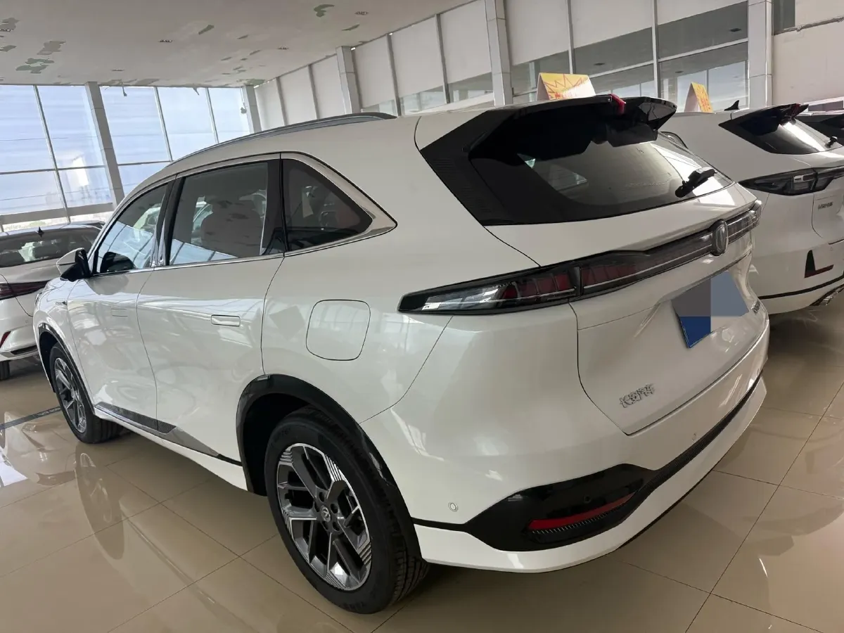 2025 ChangAn CS75 Plus 1.5T 192HP L4 8AT,autocango,china used car exporter,china ev exporter,chinese used car exporter,chinese used ev exporter