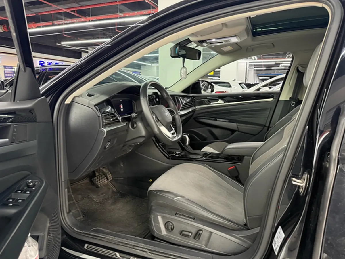 2024 Volkswagen Passat 2.0T 186HP L4 7DCT,autocango,china used car exporter,china ev exporter,chinese used car exporter,chinese used ev exporter