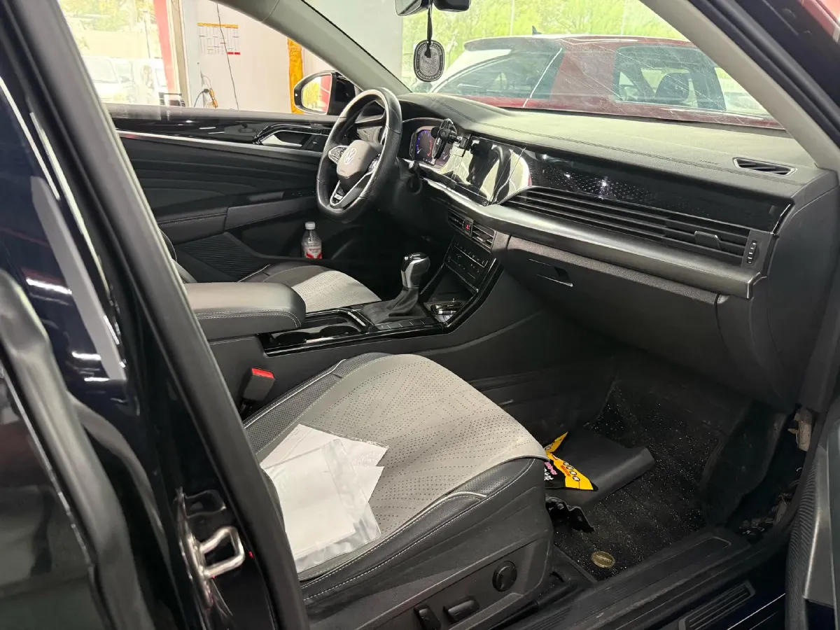 2024 Volkswagen Passat 2.0T 186HP L4 7DCT,autocango,china used car exporter,china ev exporter,chinese used car exporter,chinese used ev exporter