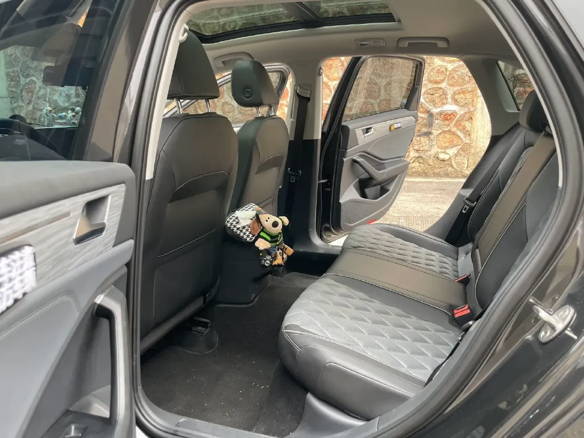 2025 Volkswagen Sagitar 1.5T 160HP L4 7DCT,autocango,china used car exporter,china ev exporter,chinese used car exporter,chinese used ev exporter