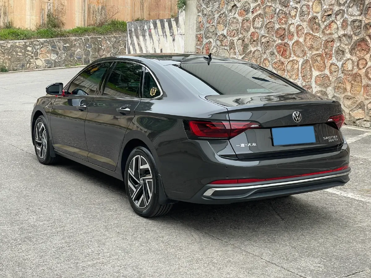 2025 Volkswagen Sagitar 1.5T 160HP L4 7DCT,autocango,china used car exporter,china ev exporter,chinese used car exporter,chinese used ev exporter