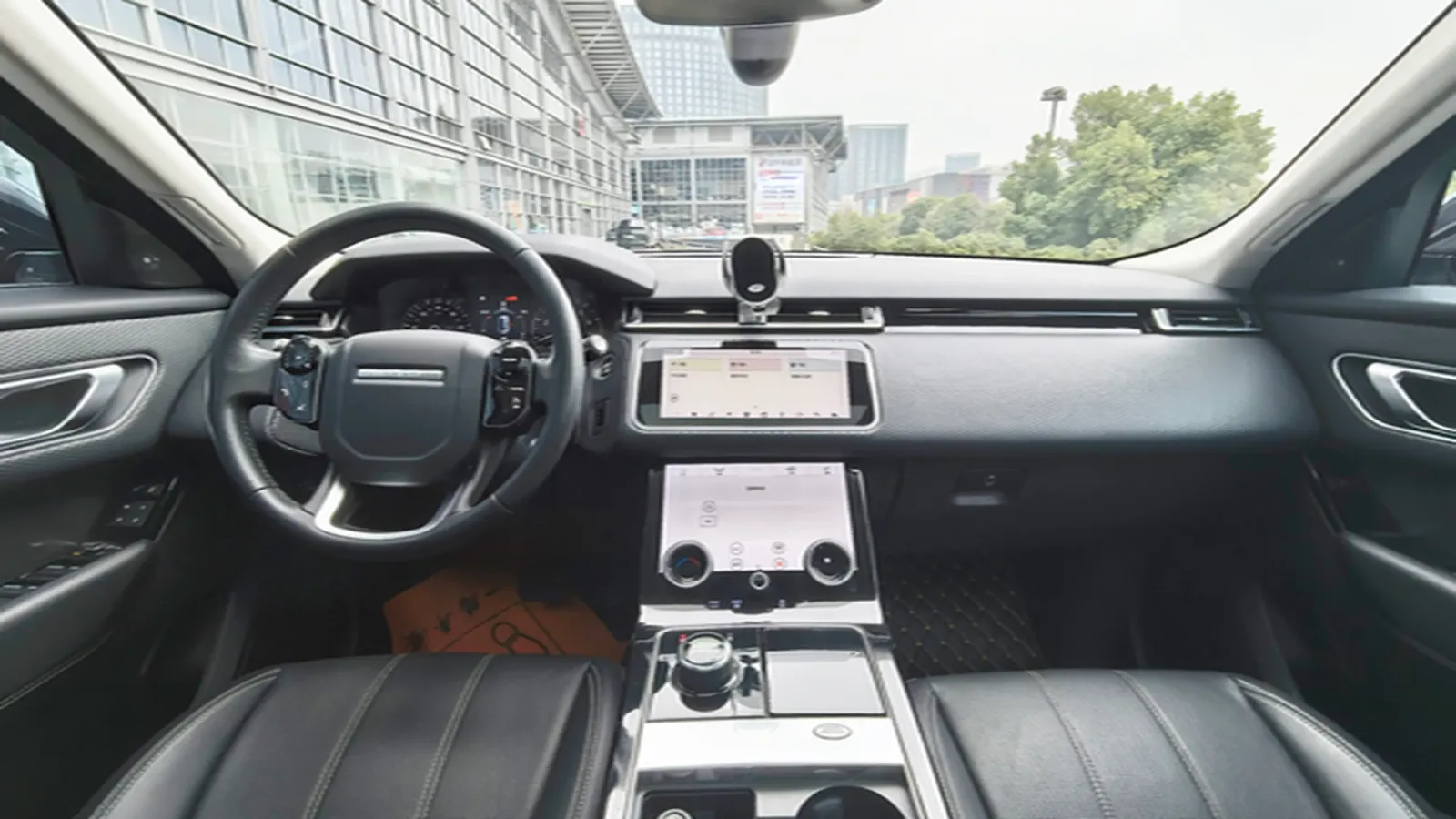 2018 Land Rover Range Rover Velar 2.0T 250HP L4 8AT,autocango,china used car exporter,china ev exporter,chinese used car exporter,chinese used ev exporter