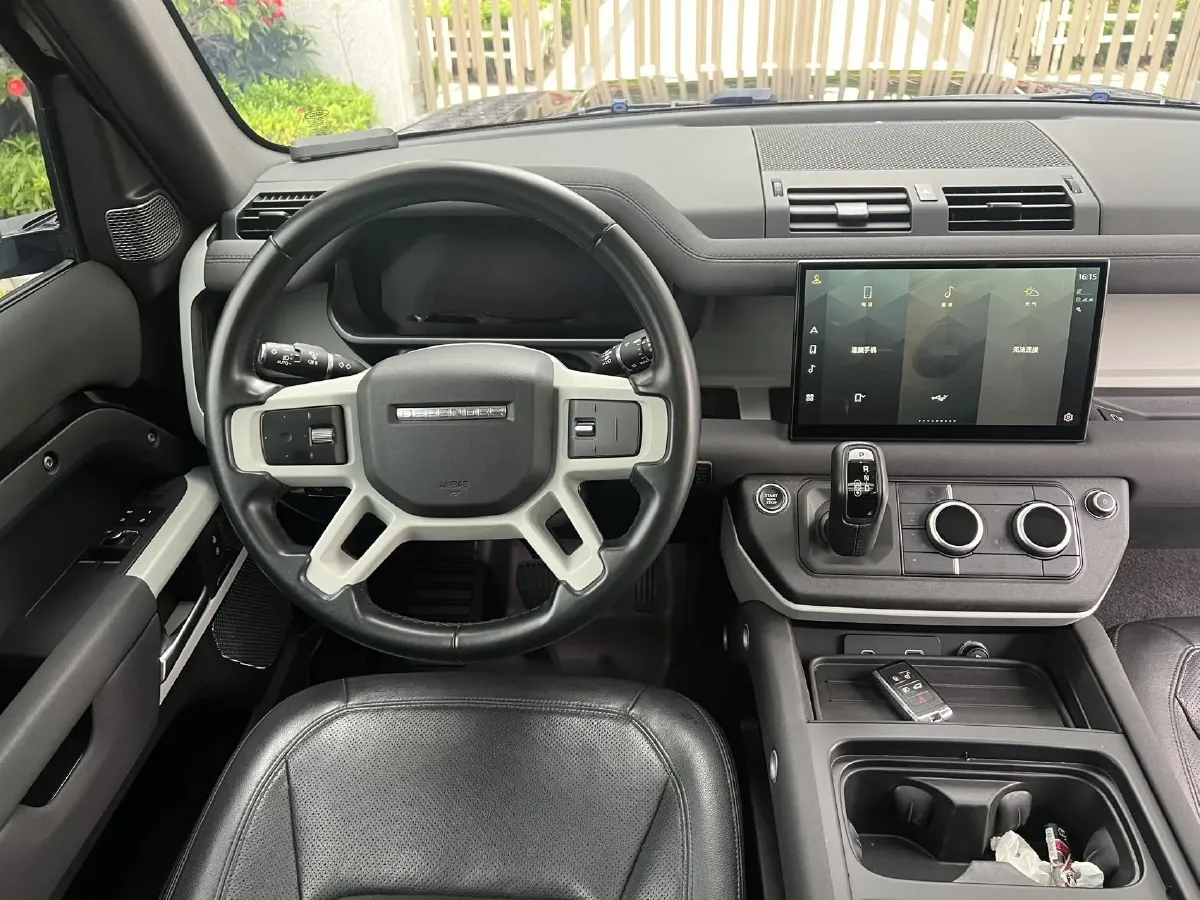 2022 Land Rover Defender 3.0T 400HP L6 8AT,autocango,china used car exporter,china ev exporter,chinese used car exporter,chinese used ev exporter