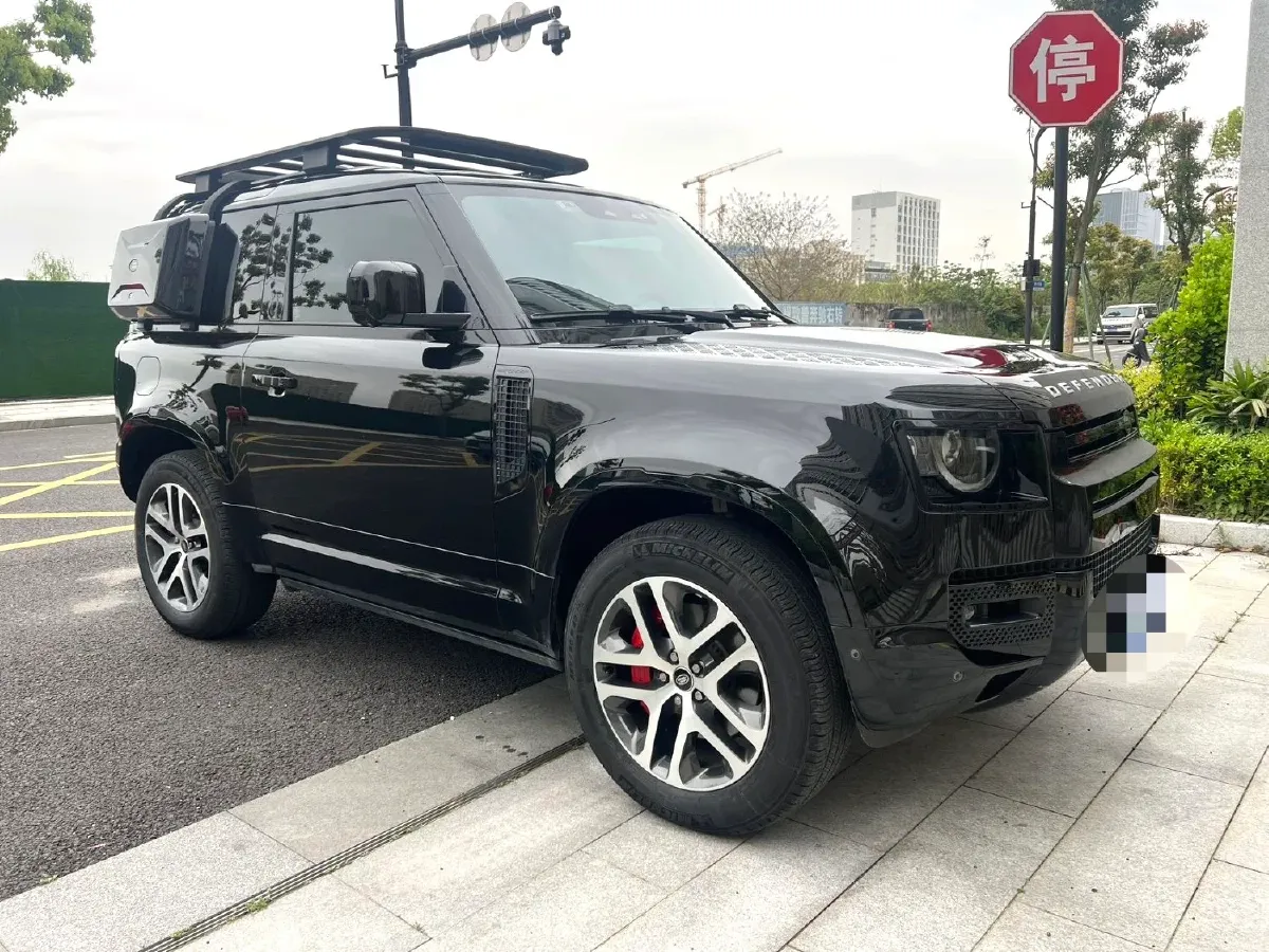 2022 Land Rover Defender 3.0T 400HP L6 8AT,autocango,china used car exporter,china ev exporter,chinese used car exporter,chinese used ev exporter