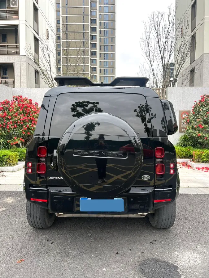 2022 Land Rover Defender 3.0T 400HP L6 8AT,autocango,china used car exporter,china ev exporter,chinese used car exporter,chinese used ev exporter