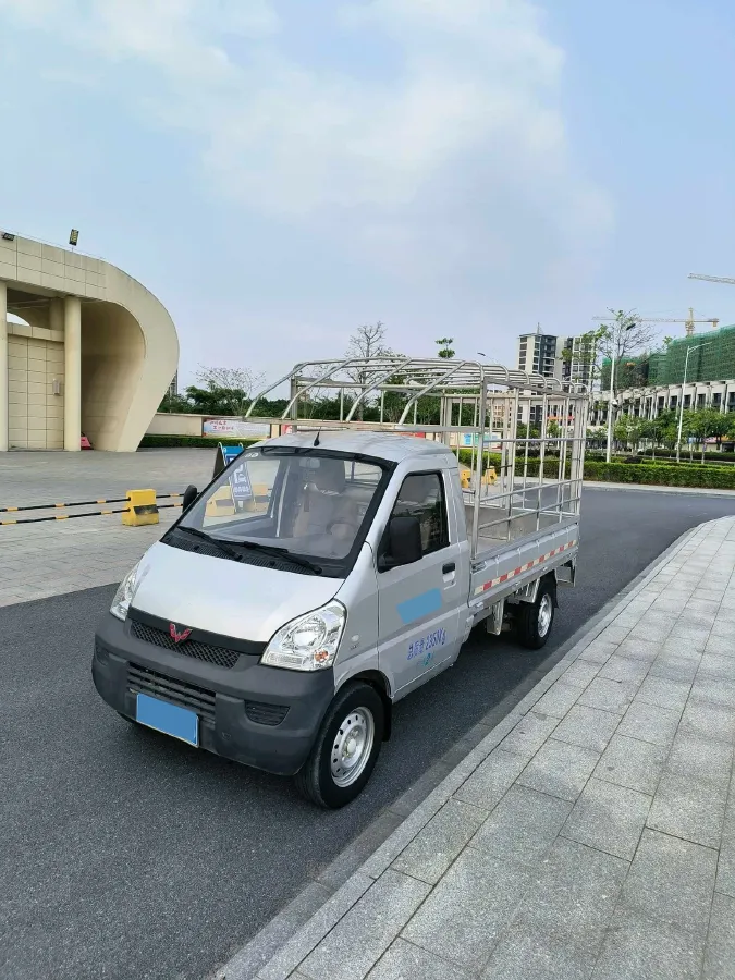 2021 WuLing RongGuang Mini Truck 1.5L 99HP L4 5MT,autocango,china used car exporter,china ev exporter,chinese used car exporter,chinese used ev exporter