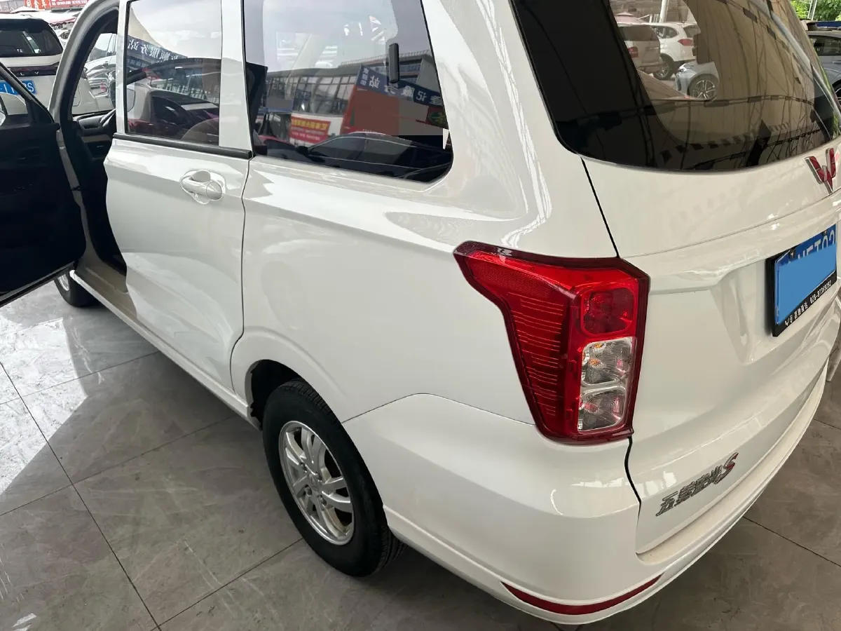 2019 WuLing HongGuang 1.5L 99HP L4 6MT,autocango,china used car exporter,china ev exporter,chinese used car exporter,chinese used ev exporter