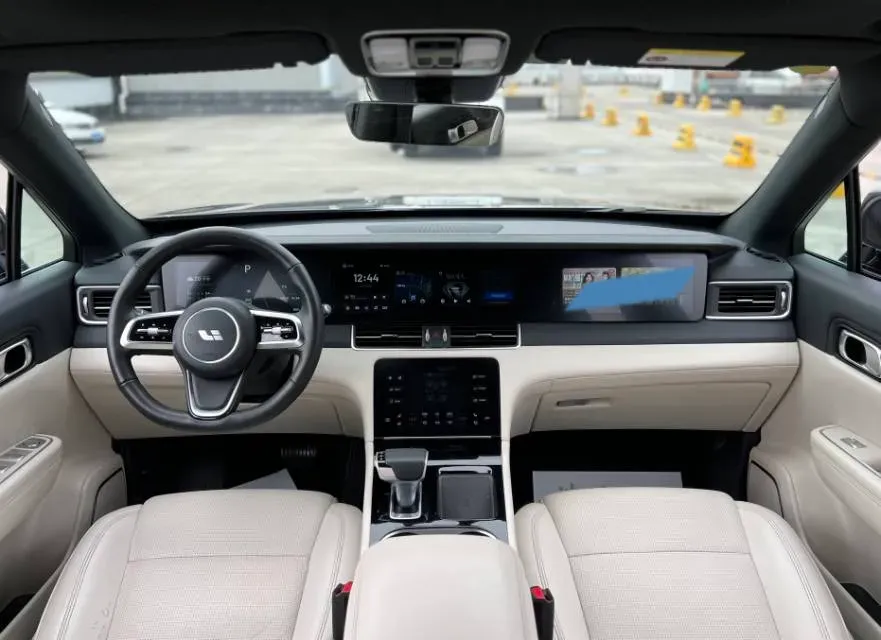 2021 Li ONE Range Extended 131HP REEV 40.5KWH,autocango,china used car exporter,china ev exporter,chinese used car exporter,chinese used ev exporter