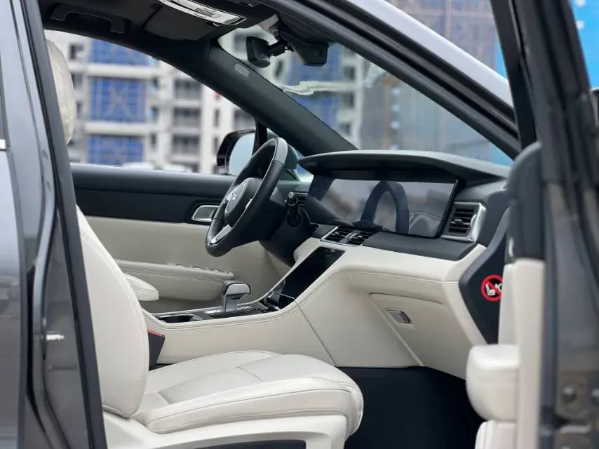 2021 Li ONE Range Extended 131HP REEV 40.5KWH,autocango,china used car exporter,china ev exporter,chinese used car exporter,chinese used ev exporter