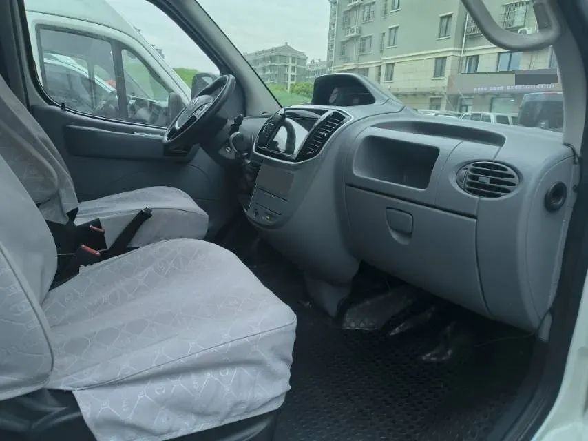 2020 MAXUS XinTu V80 2.5T 136HP L4 6MT,autocango,china used car exporter,china ev exporter,chinese used car exporter,chinese used ev exporter