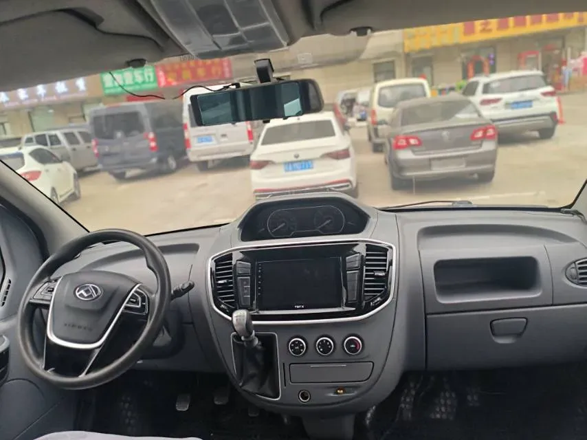 2020 MAXUS XinTu V80 2.5T 136HP L4 6MT,autocango,china used car exporter,china ev exporter,chinese used car exporter,chinese used ev exporter