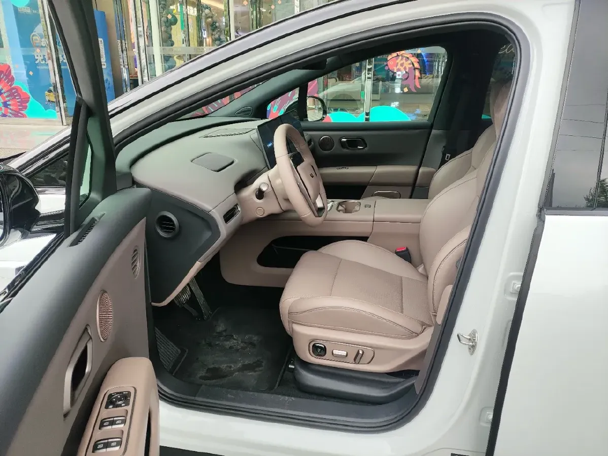 2025 Li i6 BEV,autocango,china used car exporter,china ev exporter,chinese used car exporter,chinese used ev exporter