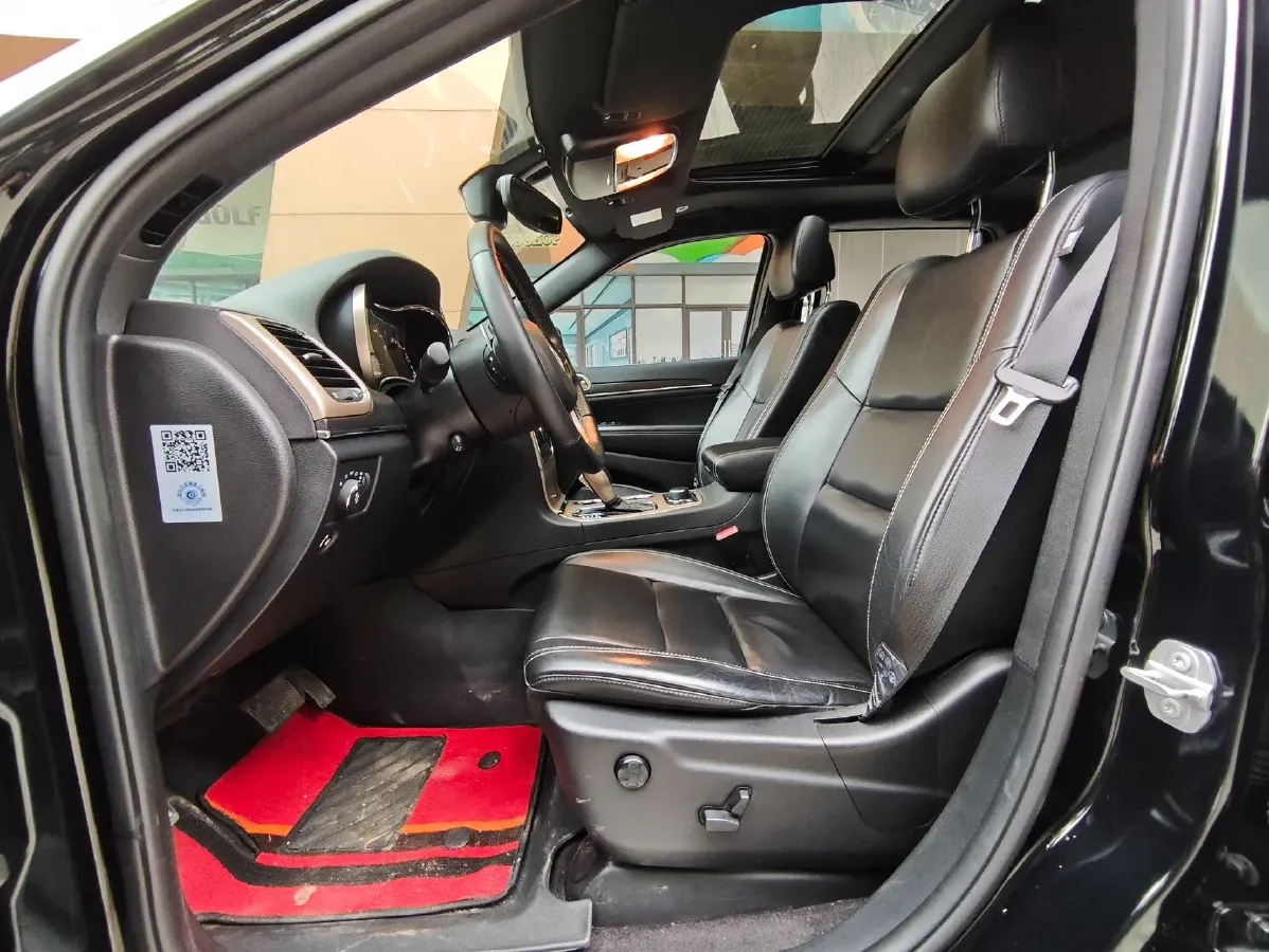 2017 Jeep Grand Cherokee 3.0L 234HP V6 8AT,autocango,china used car exporter,china ev exporter,chinese used car exporter,chinese used ev exporter