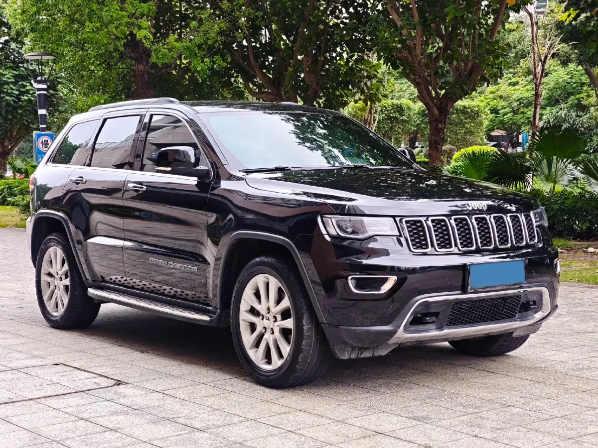 2017 Jeep Grand Cherokee 3.0L 234HP V6 8AT,autocango,china used car exporter,china ev exporter,chinese used car exporter,chinese used ev exporter