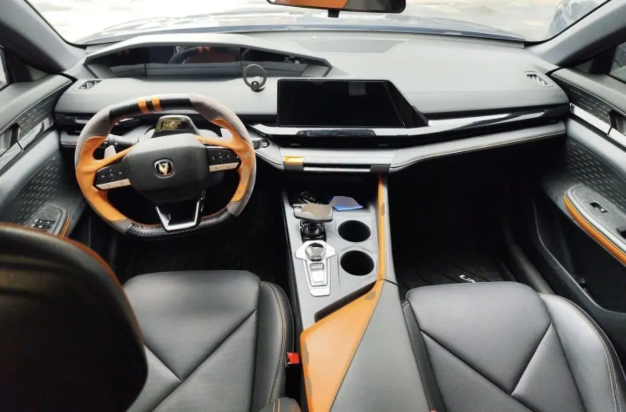 2022 ChangAn UNI-V 1.5T 188HP L4 7DCT,autocango,china used car exporter,china ev exporter,chinese used car exporter,chinese used ev exporter