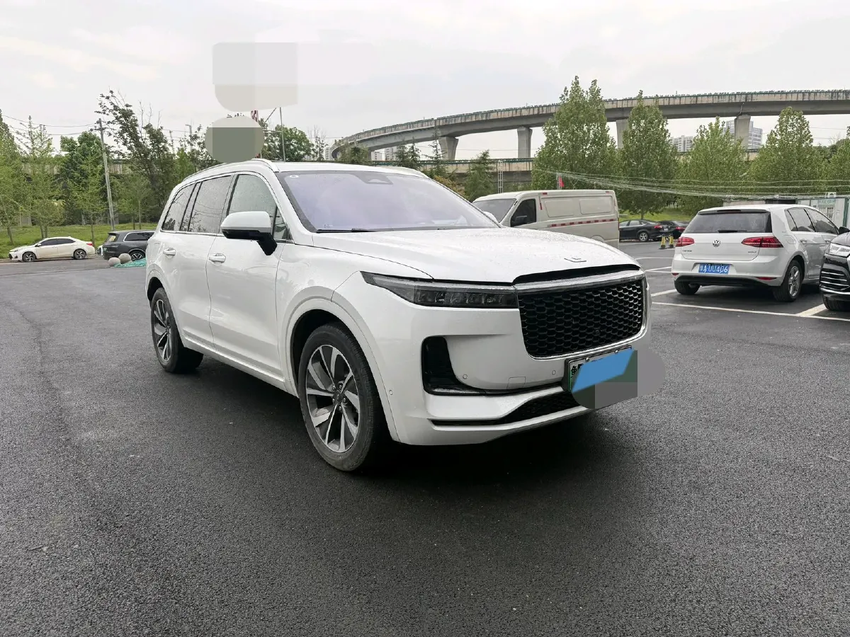 2021 Li ONE Range Extended 131HP REEV 40.5KWH,autocango,china used car exporter,china ev exporter,chinese used car exporter,chinese used ev exporter