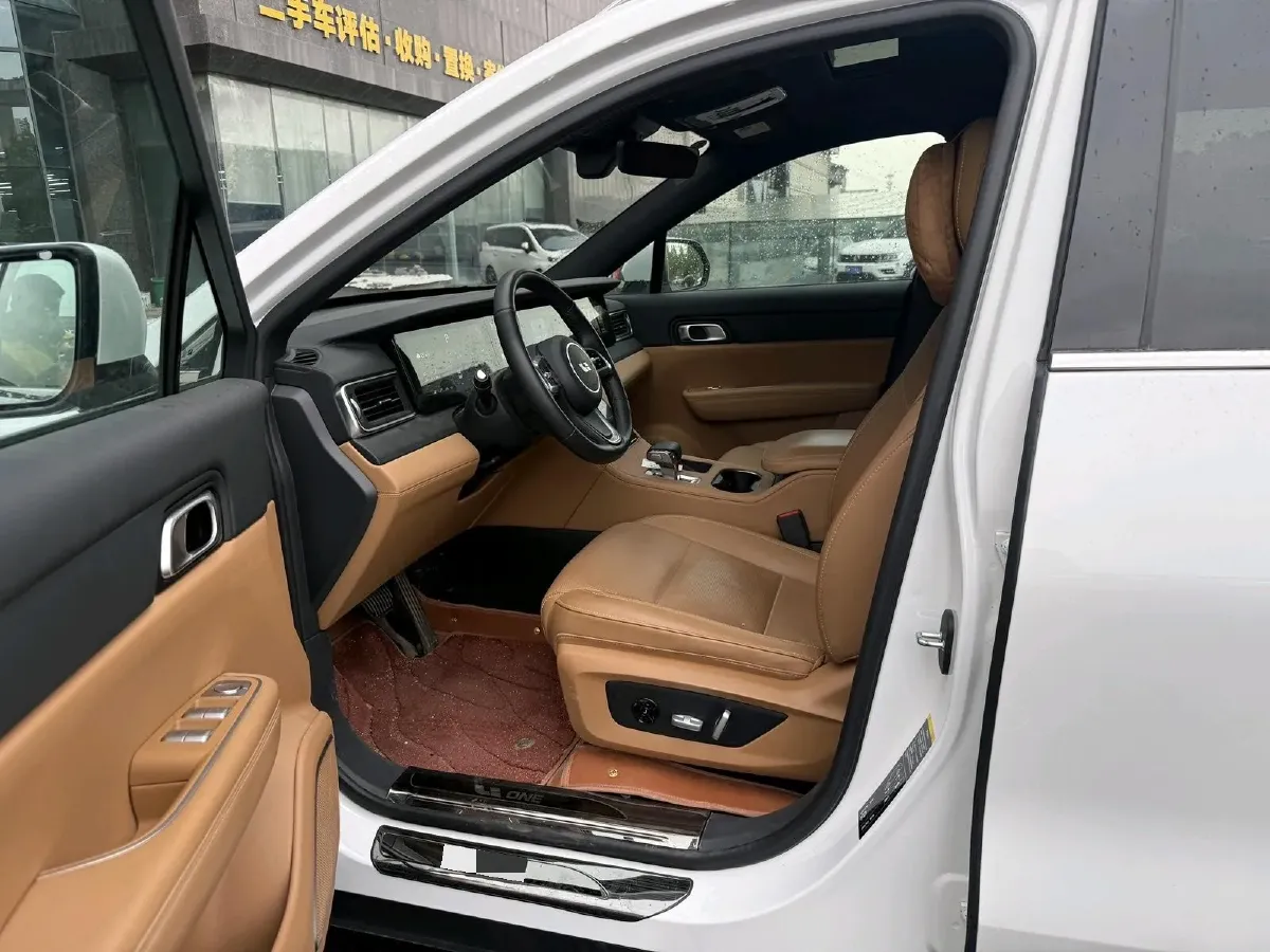 2021 Li ONE Range Extended 131HP REEV 40.5KWH,autocango,china used car exporter,china ev exporter,chinese used car exporter,chinese used ev exporter