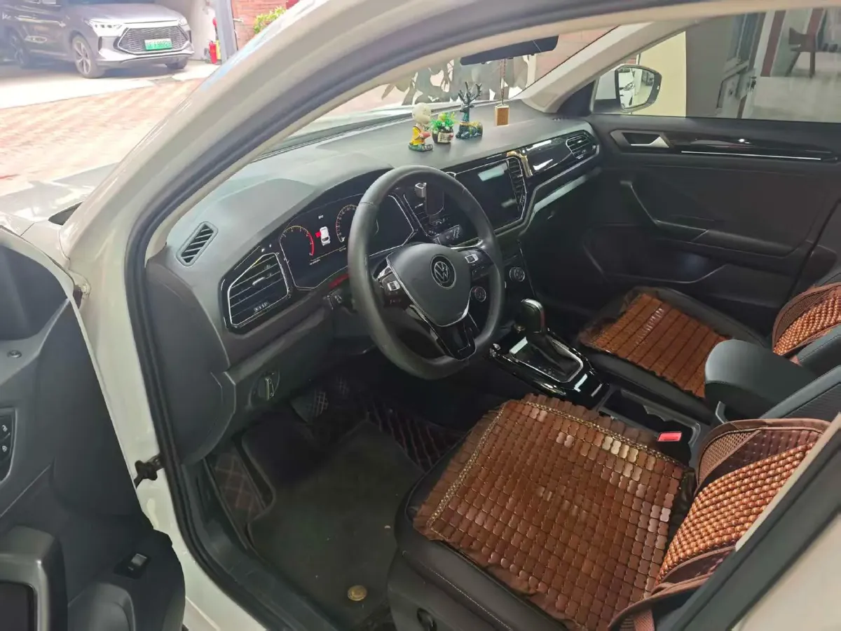 2022 Volkswagen T-Roc 1.4T 150HP L4 7DCT,autocango,china used car exporter,china ev exporter,chinese used car exporter,chinese used ev exporter