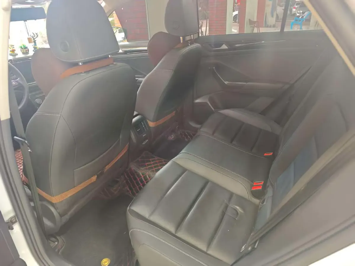 2022 Volkswagen T-Roc 1.4T 150HP L4 7DCT,autocango,china used car exporter,china ev exporter,chinese used car exporter,chinese used ev exporter