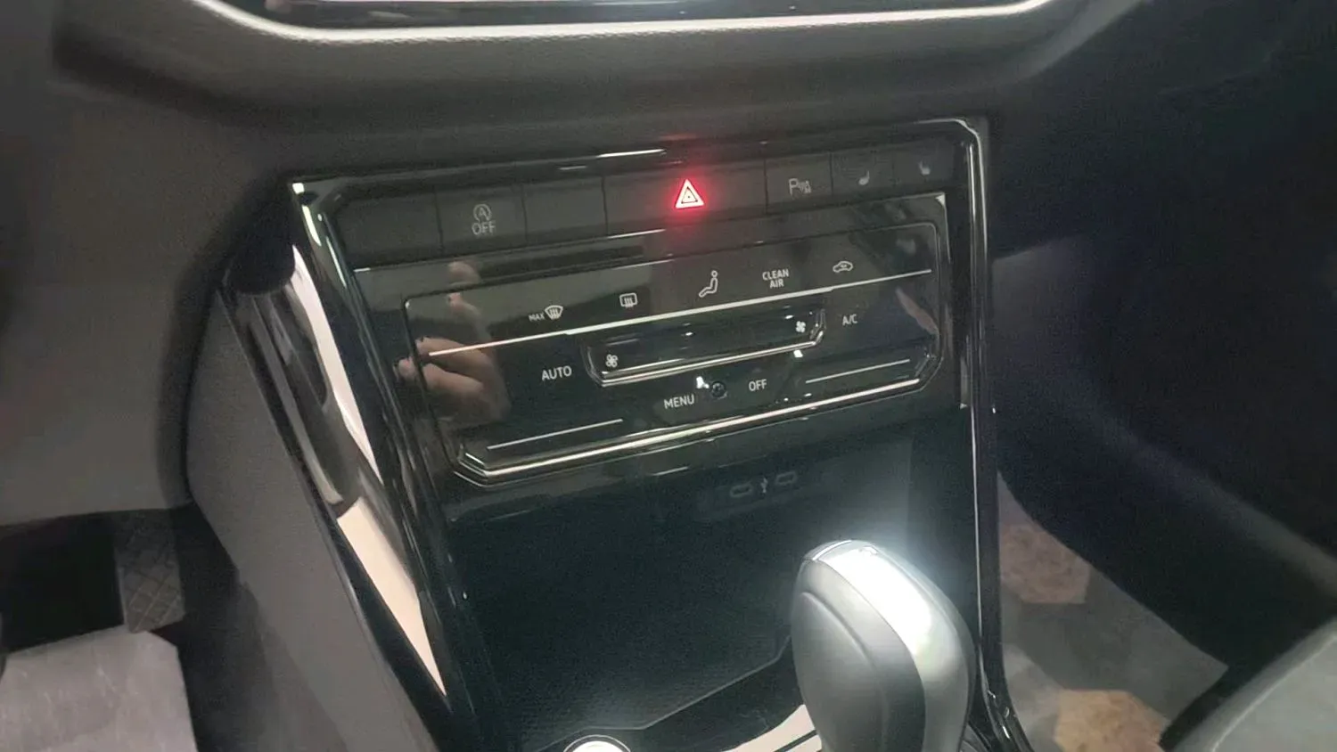 2021 Volkswagen T-Roc 1.4T 150HP L4 7DCT,autocango,china used car exporter,china ev exporter,chinese used car exporter,chinese used ev exporter