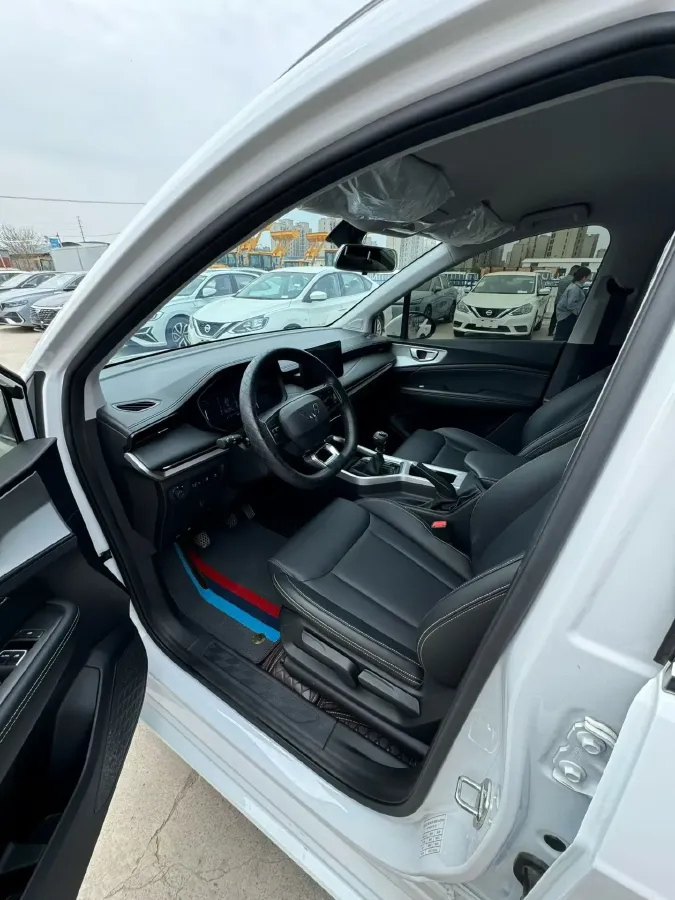 2022 WuLing JiaChen 1.5L 99HP L4 6MT,autocango,china used car exporter,china ev exporter,chinese used car exporter,chinese used ev exporter