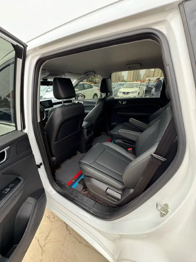 2022 WuLing JiaChen 1.5L 99HP L4 6MT,autocango,china used car exporter,china ev exporter,chinese used car exporter,chinese used ev exporter