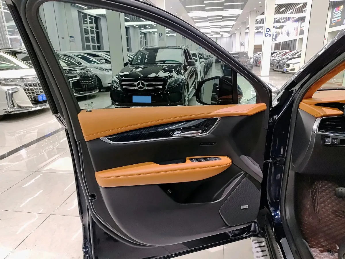 2021 Cadillac XT6 2.0T 237HP L4 9AT,autocango,china used car exporter,china ev exporter,chinese used car exporter,chinese used ev exporter