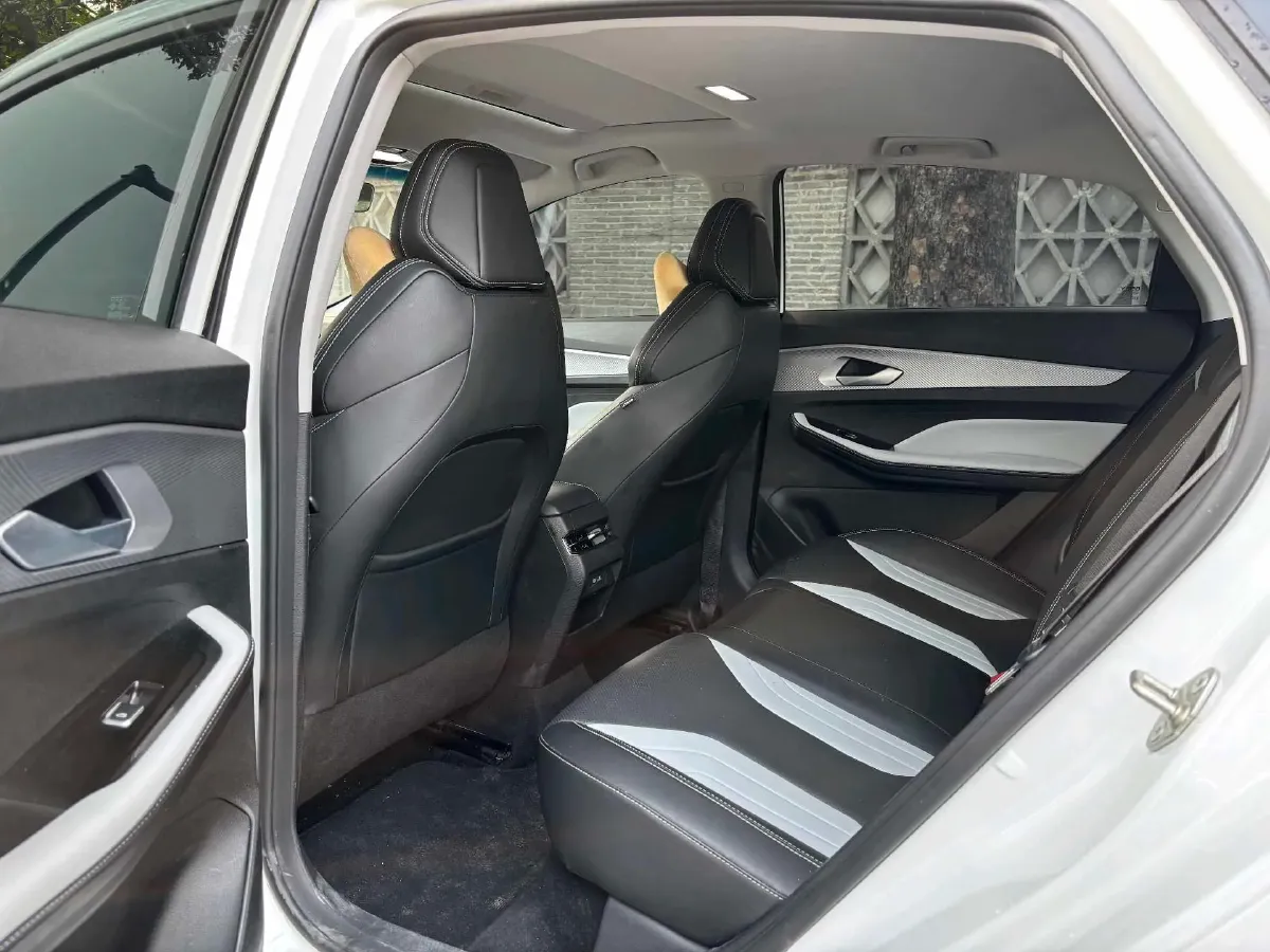 2022 Geely Binray 1.5T 181HP L4 7DCT,autocango,china used car exporter,china ev exporter,chinese used car exporter,chinese used ev exporter