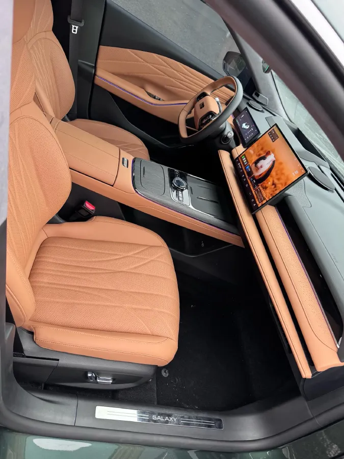 2025 Geely Galaxy Starshine 8 1.5T 163HP L4 3DHT PHEV 27.69KWH,autocango,china used car exporter,china ev exporter,chinese used car exporter,chinese used ev exporter