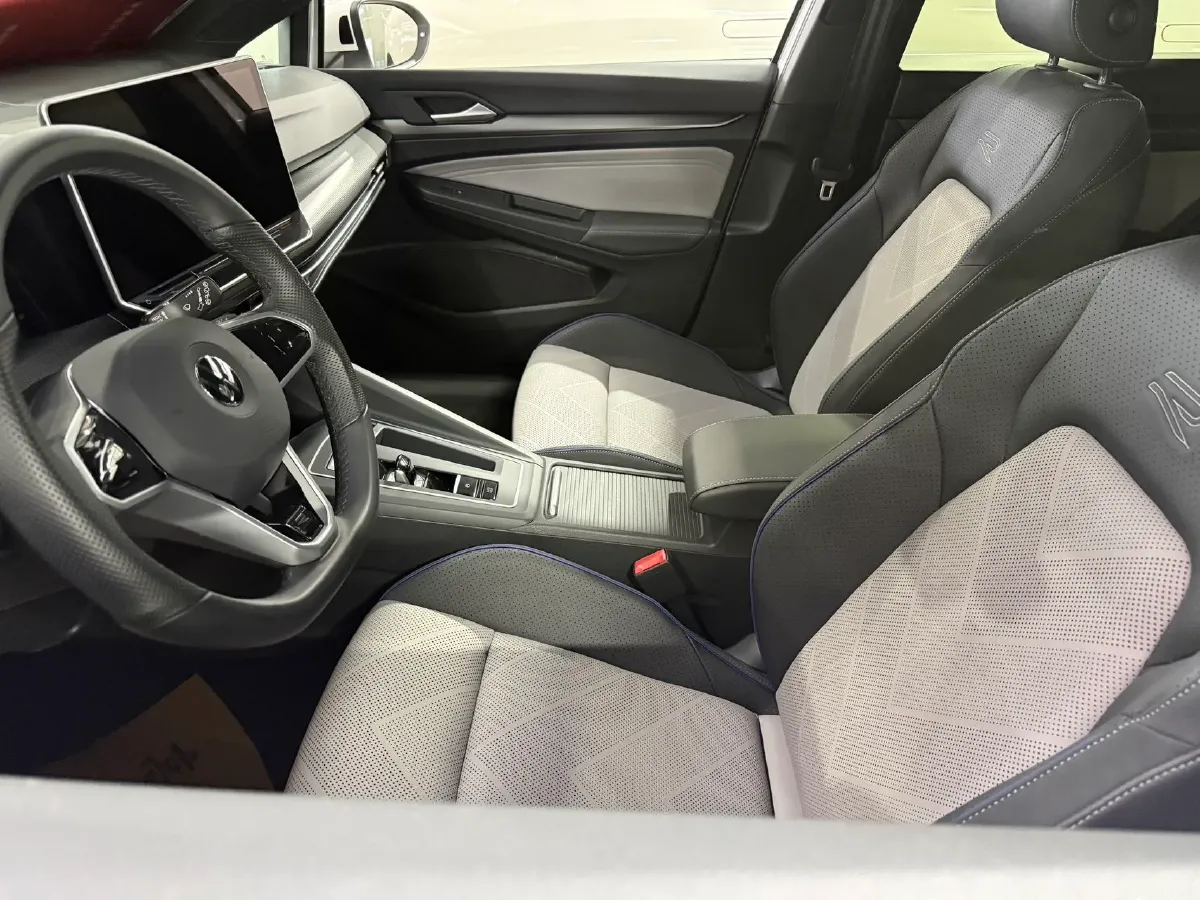 2025 Volkswagen Golf 1.5T 160HP L4 7DCT,autocango,china used car exporter,china ev exporter,chinese used car exporter,chinese used ev exporter