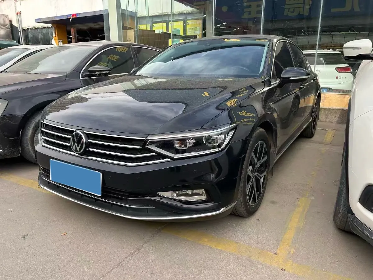 2020 Volkswagen Magotan 2.0T 186HP L4 7DCT,autocango,china used car exporter,china ev exporter,chinese used car exporter,chinese used ev exporter