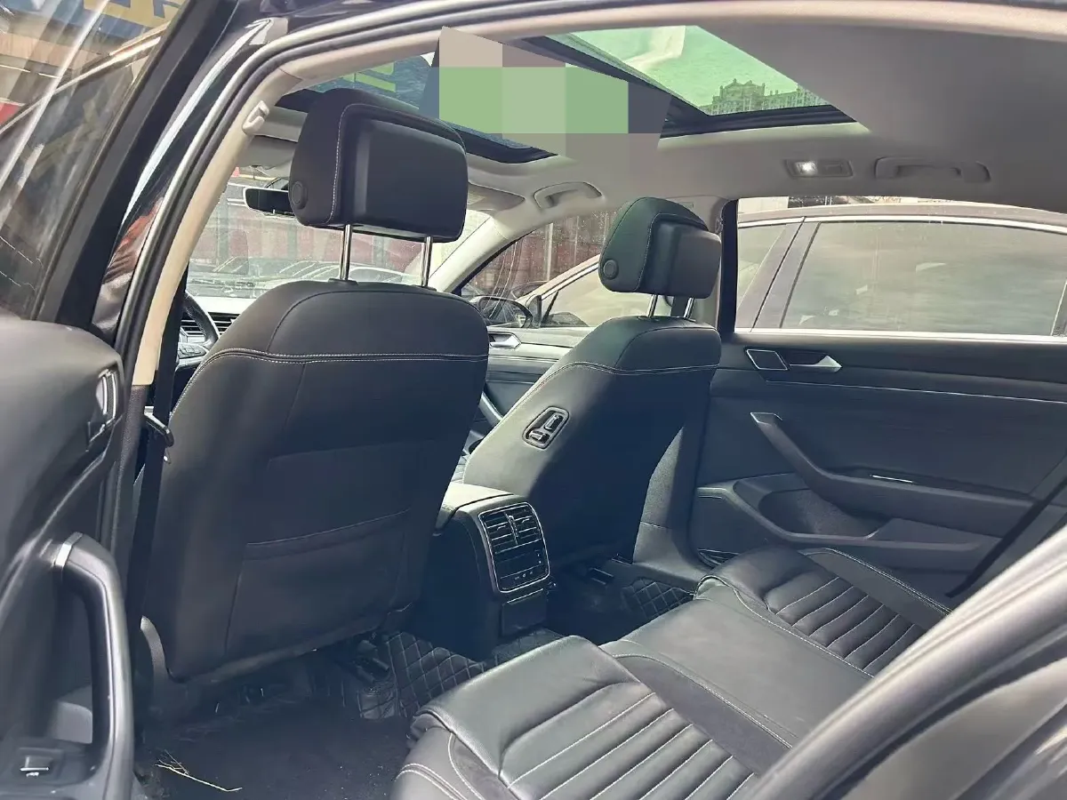 2020 Volkswagen Magotan 2.0T 186HP L4 7DCT,autocango,china used car exporter,china ev exporter,chinese used car exporter,chinese used ev exporter