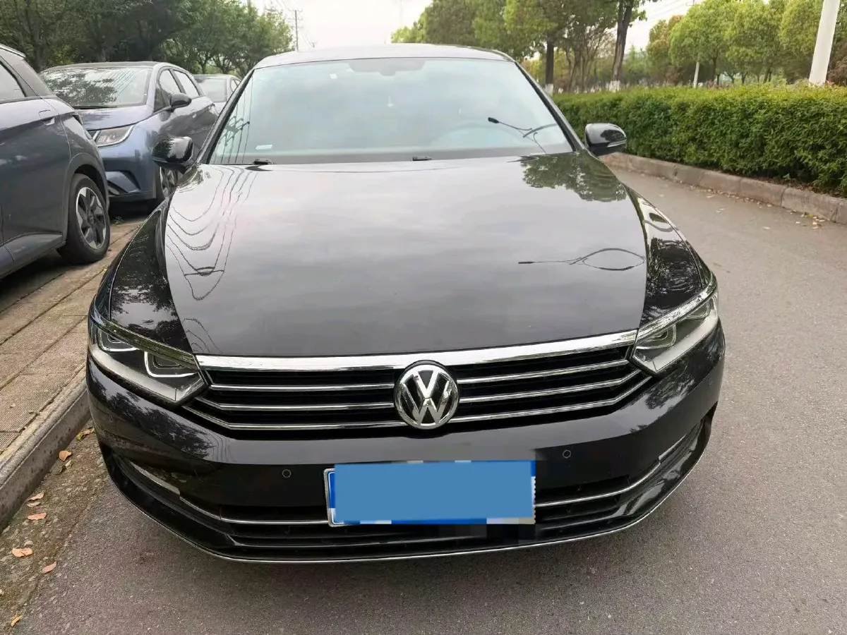 2018 Volkswagen Magotan 1.8T 180HP L4 7DCT,autocango,china used car exporter,china ev exporter,chinese used car exporter,chinese used ev exporter