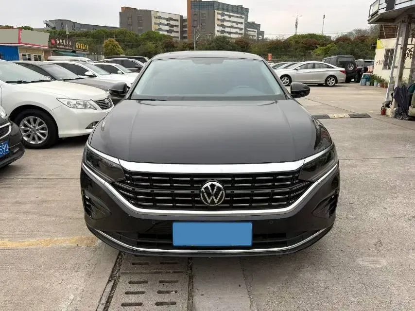 2023 Volkswagen Passat 2.0T 186HP L4 7DCT,autocango,china used car exporter,china ev exporter,chinese used car exporter,chinese used ev exporter